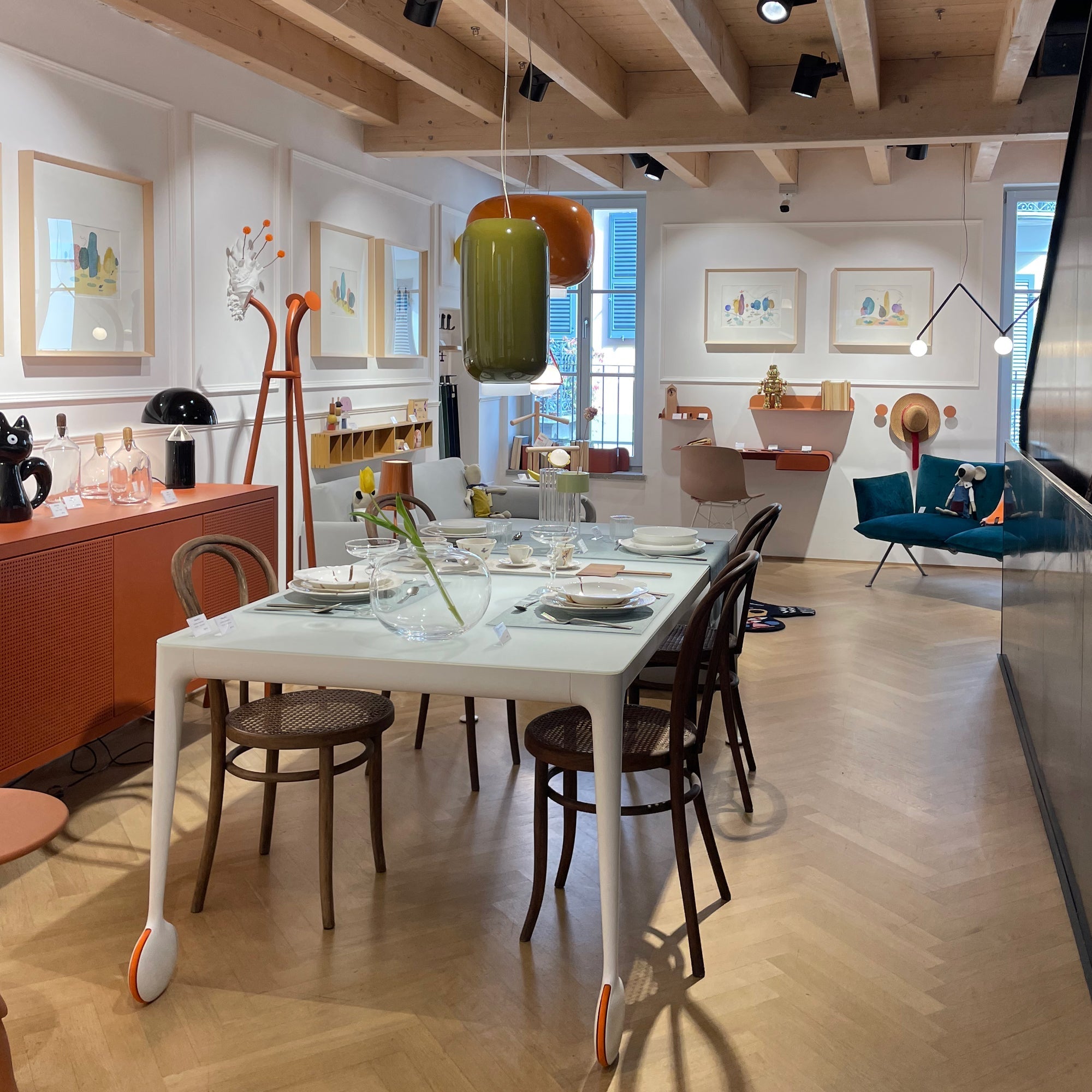 Lo Show-Room Design Now